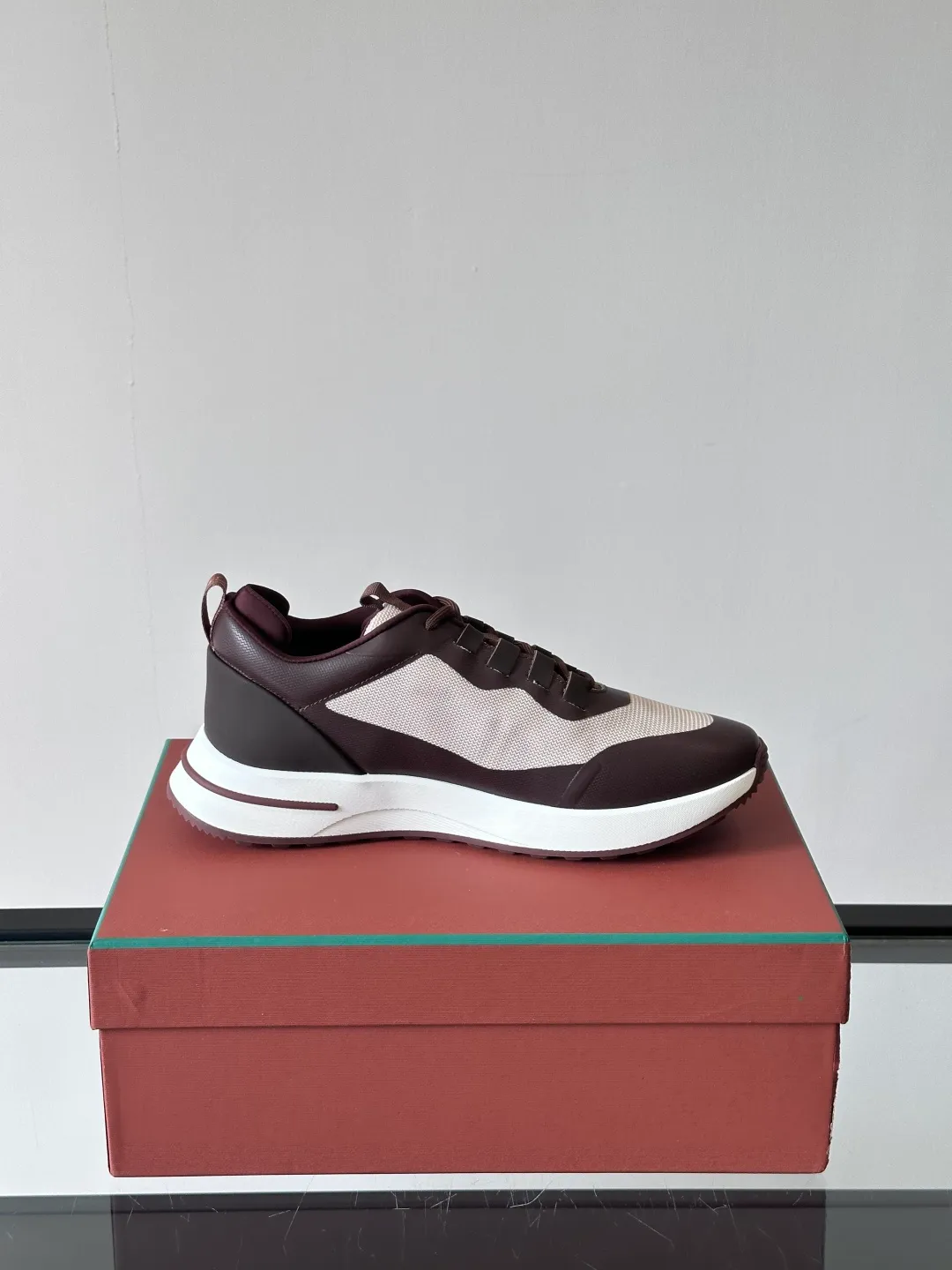 Factory price: 540💰Loro men's shoes💰iana niche Loro classic jogging shoes, men's lace-up casual shoes and sneakers, high-quality lightweight and comfortable fabrics, suitable for outdoor leisure, the color scheme is young and energetic, and it looks great with sportswear or casual suits! Size: 39-45 (customized at 38.45.46)